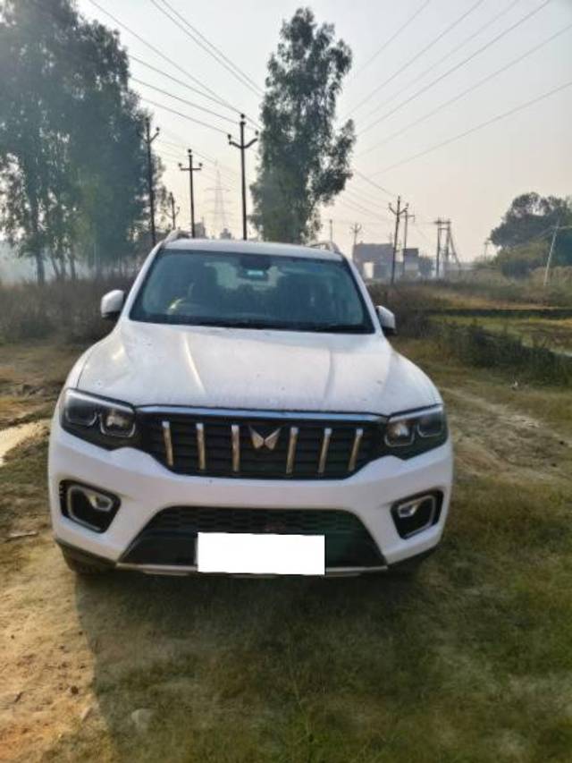 https://images10.gaadi.com/usedcar_image/4280367/original/processed_0a0c8823-9e98-4d87-8643-b96d7e57dad2.jpg?imwidth=6400