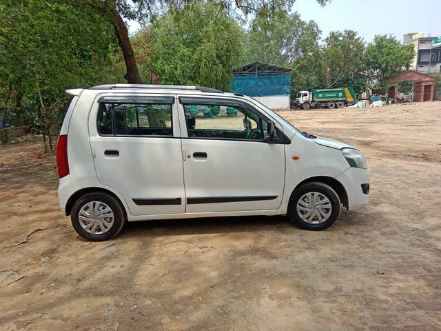 https://images10.gaadi.com/usedcar_image/4280408/original/5e983b429f81a05f43e94e170184d80b.jpeg?imwidth=6401