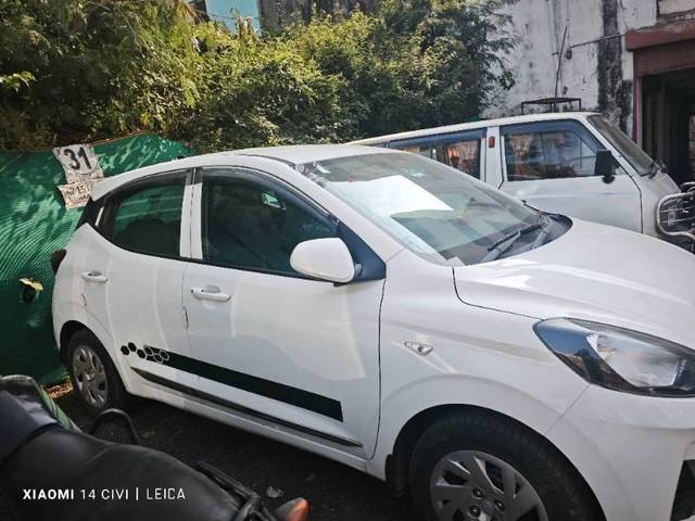 https://images10.gaadi.com/usedcar_image/4280451/original/processed_ff652bfb-6bc6-4bfc-9689-2da84ef16e9c.jpg?imwidth=6401