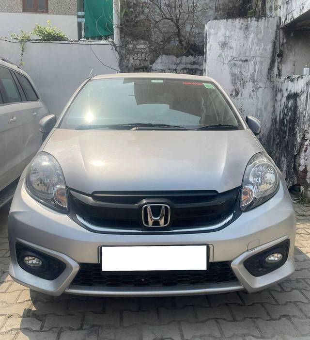 https://images10.gaadi.com/usedcar_image/4280476/original/processed_8ac22127266434674ec081d8a638e4b0.jpg?imwidth=6402