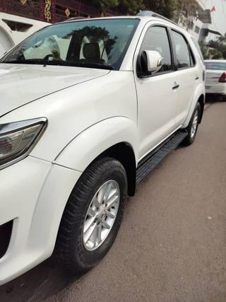 Toyota Fortuner 2011-2016 Toyota Fortuner 4x2 Manual