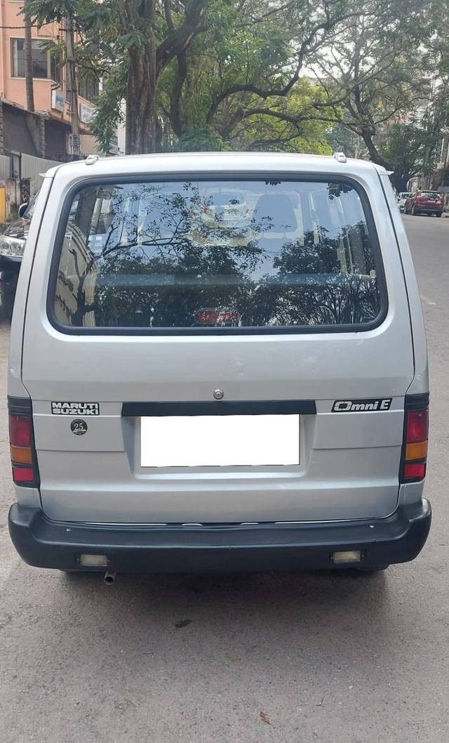 https://images10.gaadi.com/usedcar_image/4280498/original/processed_99213f2121caa940d992ffcf13e8a721.jpg?imwidth=6402