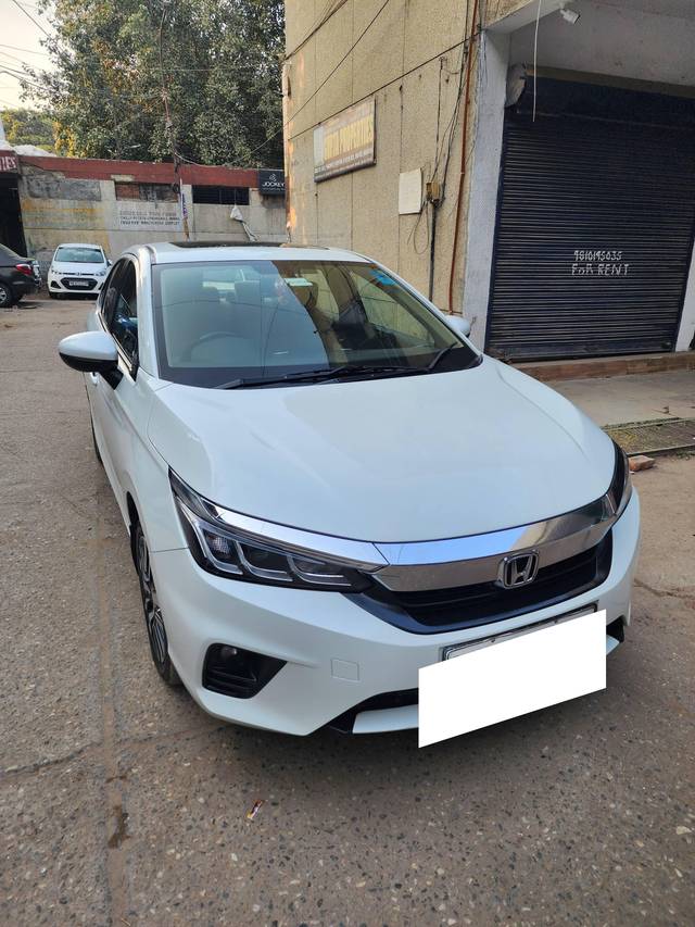 https://images10.gaadi.com/usedcar_image/4280522/original/processed_61da199d6fdd42f32545a77fc9983314.jpg?imwidth=6400