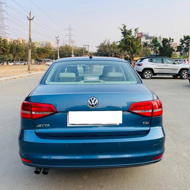 https://images10.gaadi.com/usedcar_image/4280571/original/processed_750c844b06a9bf4083eee58e05b1f572.jpg?imwidth=6402