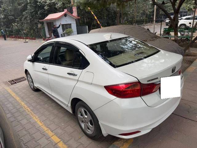 https://images10.gaadi.com/usedcar_image/4280578/original/6d21bbccd54af2316abd4639f3b6a294.jpg?imwidth=6402