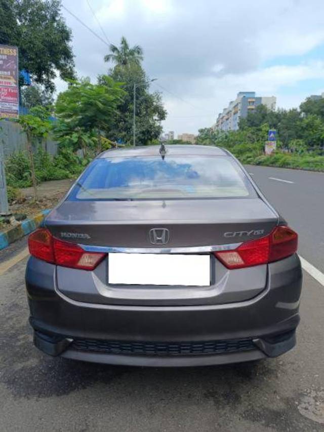 https://images10.gaadi.com/usedcar_image/4280627/original/127a9a74cccb4b934f01d3d1b06c9692.jpg?imwidth=6401