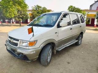 Chevrolet Tavera 2012-2017 Chevrolet Tavera Neo 3 LS 9 Str BSIII