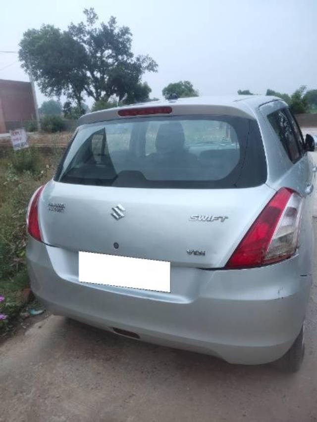 https://images10.gaadi.com/usedcar_image/4280711/original/processed_d7b83623-9d47-42c6-93b2-af5bdfd7db9a.jpg?imwidth=6401