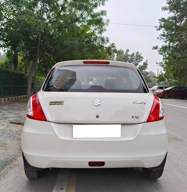 https://images10.gaadi.com/usedcar_image/4280727/original/processed_db1e42031ee4d6bed82998ff14c90375.jpg?imwidth=6402