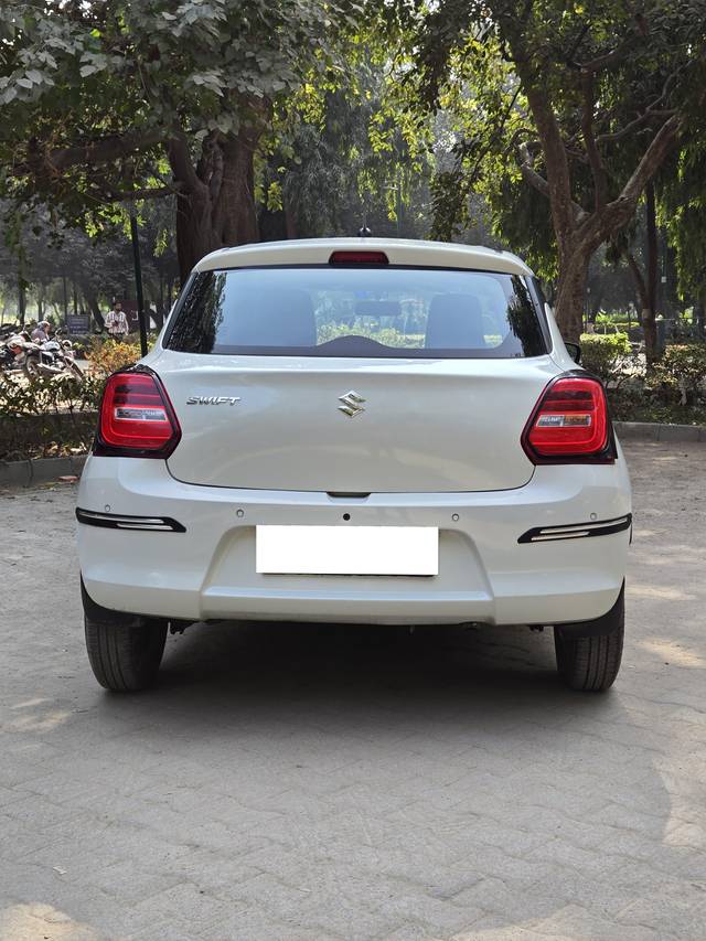 https://images10.gaadi.com/usedcar_image/4280752/original/processed_9623734d1e1e5effd3d47cde0f376b45.jpg?imwidth=6402