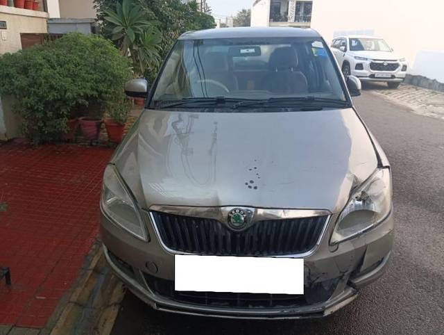 https://images10.gaadi.com/usedcar_image/4280755/original/processed_3ebb25c1-6f55-4159-afec-ab73b27a8e4d.jpg?imwidth=6402