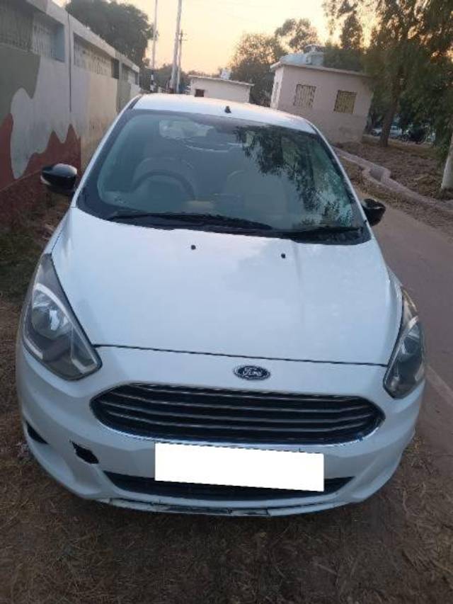 https://images10.gaadi.com/usedcar_image/4280925/original/processed_7b572c84-48c7-45e9-b125-5a786ba4b75c.jpg?imwidth=6401