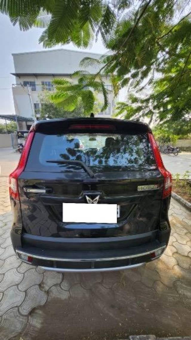 https://images10.gaadi.com/usedcar_image/4281013/original/processed_477aa6f5-5459-4036-9261-0d2dd586894c.jpeg?imwidth=6400