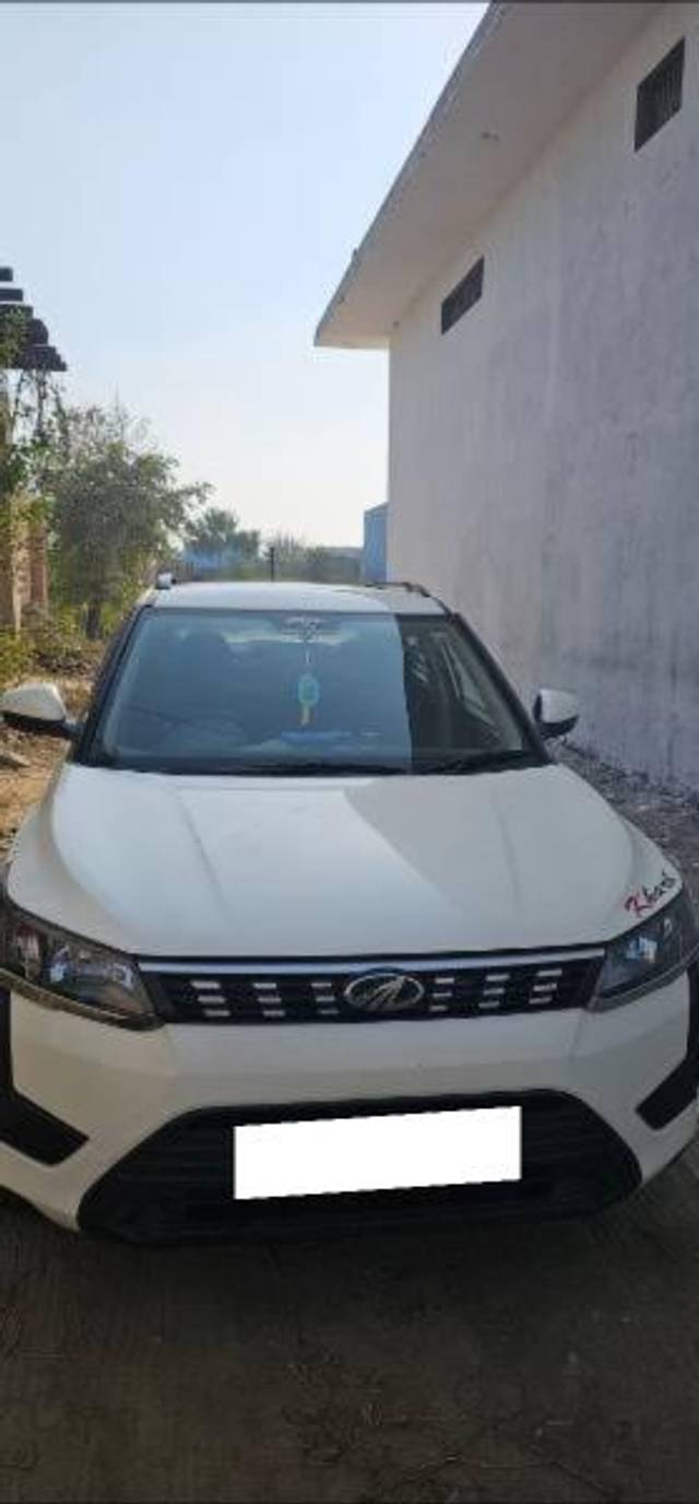 https://images10.gaadi.com/usedcar_image/4281018/original/processed_d2b76fe8-cce7-4175-8b8c-6e6604e057ff.jpg?imwidth=6400