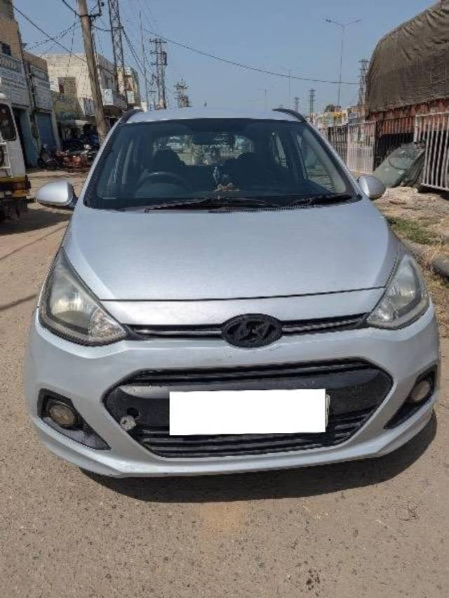 https://images10.gaadi.com/usedcar_image/4281038/original/processed_66f215a3-7e2d-4b02-a707-08a4250e8df9.jpeg?imwidth=6400