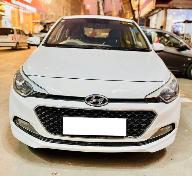 https://images10.gaadi.com/usedcar_image/4281237/original/processed_2cb57c90309047fc8e3c986d7dafc677.jpg?imwidth=6400