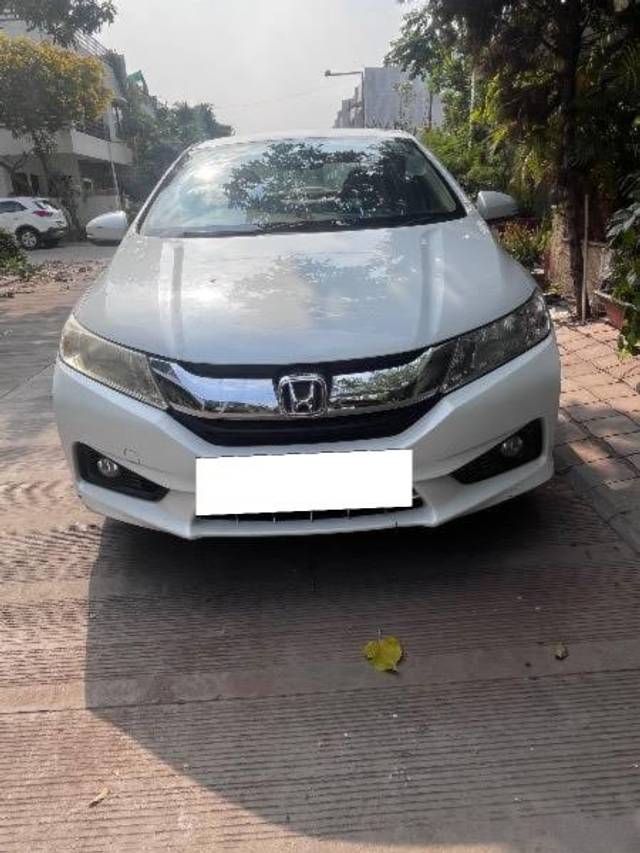 https://images10.gaadi.com/usedcar_image/4281245/original/processed_e0929a5b-b557-4221-9bc2-3cc7ce1ae41b.jpeg?imwidth=6401