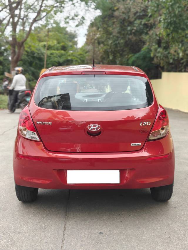 https://images10.gaadi.com/usedcar_image/4281276/original/processed_a2f9401f0d082ec3163caecb33a6ac52.jpg?imwidth=6402