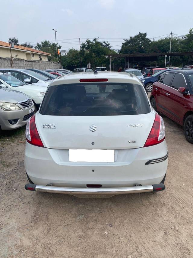 https://images10.gaadi.com/usedcar_image/4281325/original/processed_b00743a04aa9864278d3f7dfcf55671e.jpg?imwidth=6401