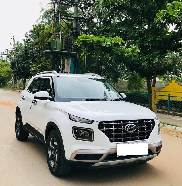 https://images10.gaadi.com/usedcar_image/4281395/original/processed_ab217e606a4eadf979ec9f3ca3348382.jpg?imwidth=6400