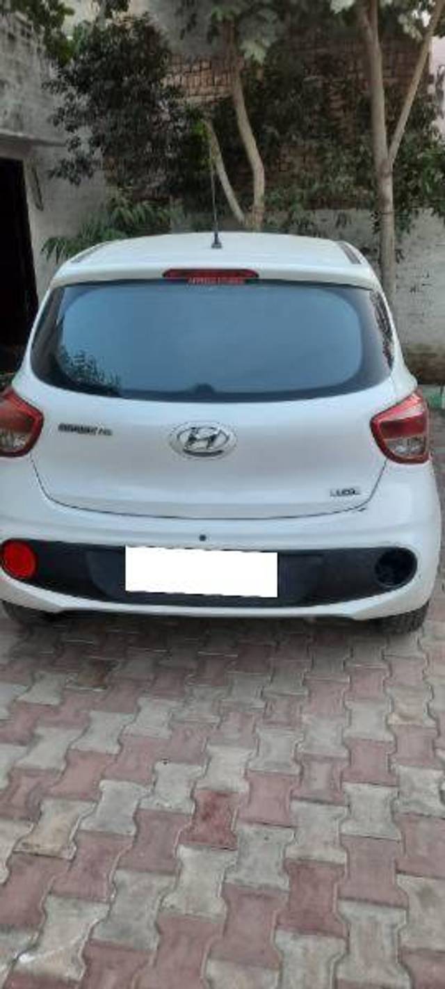 https://images10.gaadi.com/usedcar_image/4281417/original/7e93491f391eb7f9820e5c8de2e36f78.jpg?imwidth=6401