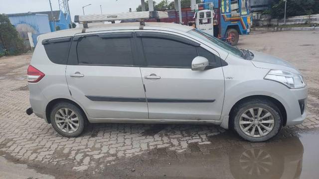 https://images10.gaadi.com/usedcar_image/4281419/original/processed_831930d1-094a-4fc4-81ce-7322e24cc3f4.jpg?imwidth=6401