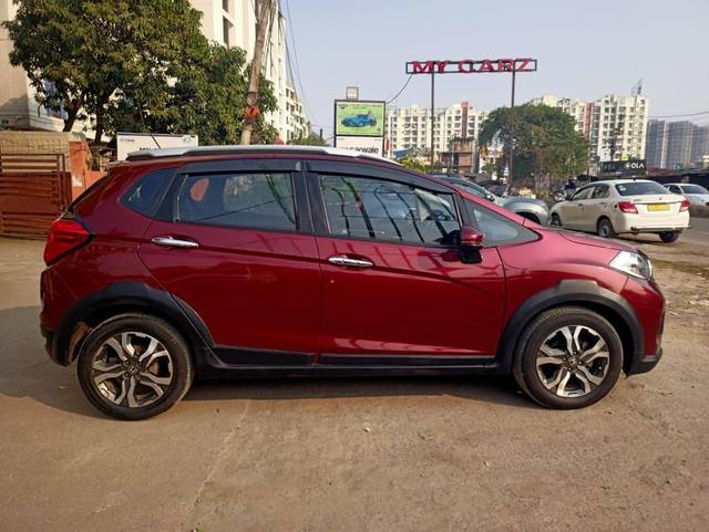 https://images10.gaadi.com/usedcar_image/4281439/original/processed_985453b7e6f46ea7854150d881712d0d.jpeg?imwidth=6401