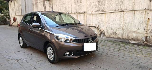 https://images10.gaadi.com/usedcar_image/4281557/original/processed_09f1ff4e4ceafc217fa54c61df865792.jpg?imwidth=6400