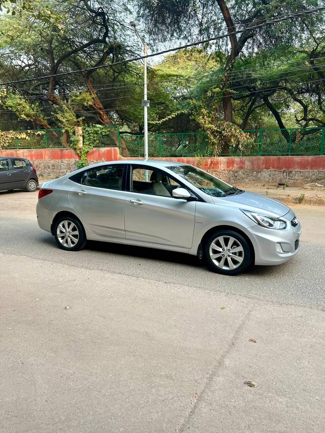 https://images10.gaadi.com/usedcar_image/4281643/original/59198fff862467388710488d3e711ae5.jpg?imwidth=6401