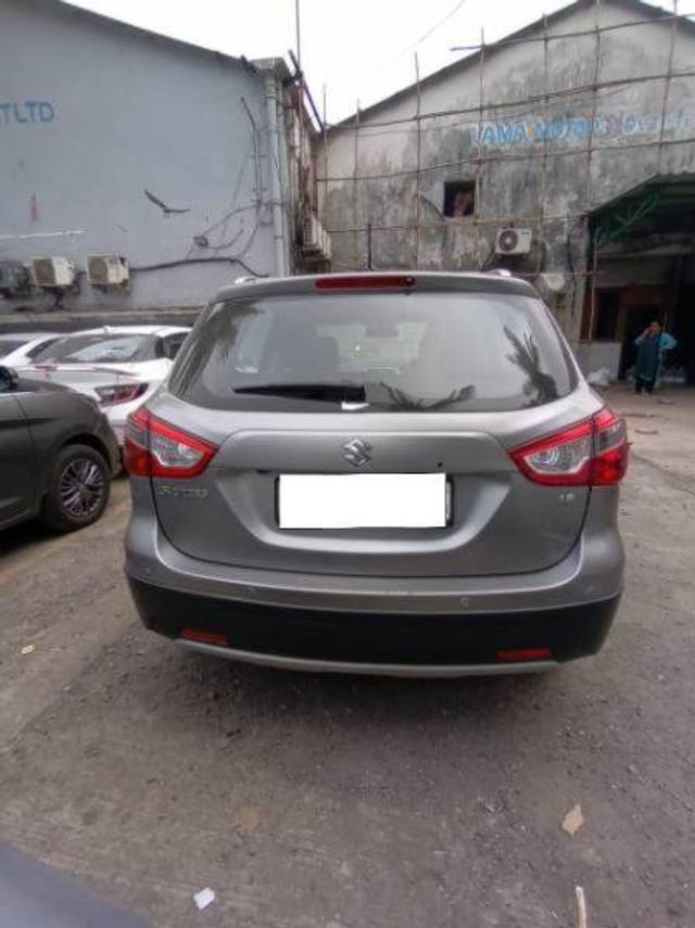 https://images10.gaadi.com/usedcar_image/4281698/original/b341a2fa2ac1e814d48710590aece134.jpeg?imwidth=6401