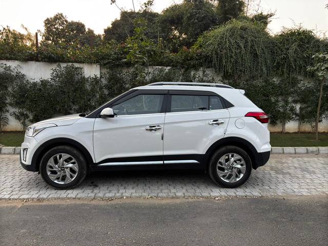 https://images10.gaadi.com/usedcar_image/4281813/original/ac6e669b20a6c5a18b5d89b3e1156258.jpg?imwidth=6402