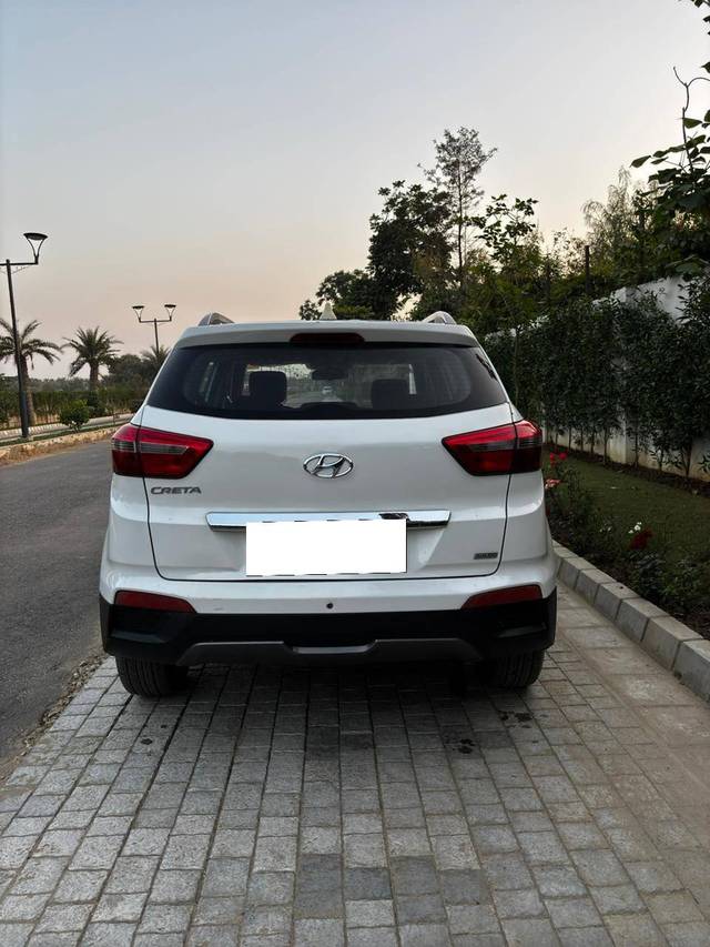 https://images10.gaadi.com/usedcar_image/4281813/original/processed_bbdcc2b91135087fcfddfc80e2712c0f.jpg?imwidth=6401