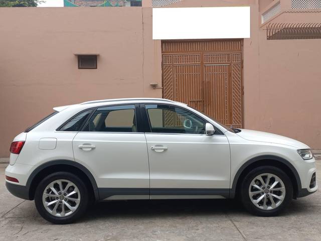 https://images10.gaadi.com/usedcar_image/4281826/original/processed_4baa3d35313a4bc400387647b3de6328.jpg?imwidth=6401