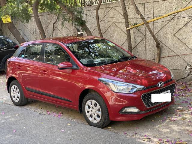 https://images10.gaadi.com/usedcar_image/4281833/original/processed_53a8bbbb687275755e4a5ee3c12c127e.jpg?imwidth=6400