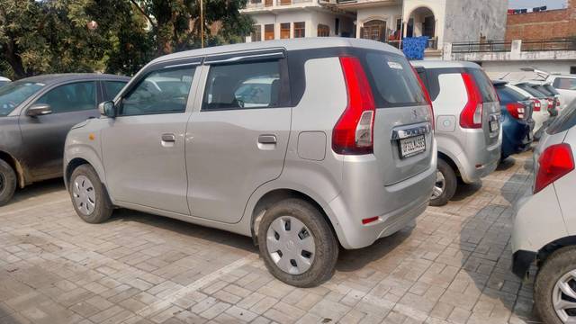 https://images10.gaadi.com/usedcar_image/4281928/original/processed_3111688855925d991a87246170c490bf.jpg?imwidth=6401