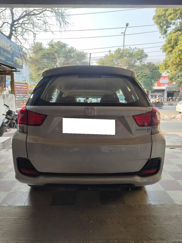 https://images10.gaadi.com/usedcar_image/4281942/original/processed_77a166d01cec129472d5e530812251b8.jpg?imwidth=6400