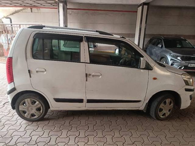 https://images10.gaadi.com/usedcar_image/4282005/original/processed_bd077181-31aa-41a4-9699-842d5b1132c2.jpg?imwidth=6401