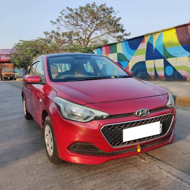 https://images10.gaadi.com/usedcar_image/4282173/original/processed_ab9395ed2e33fef264a8811d1859d36d.jpg?imwidth=6400