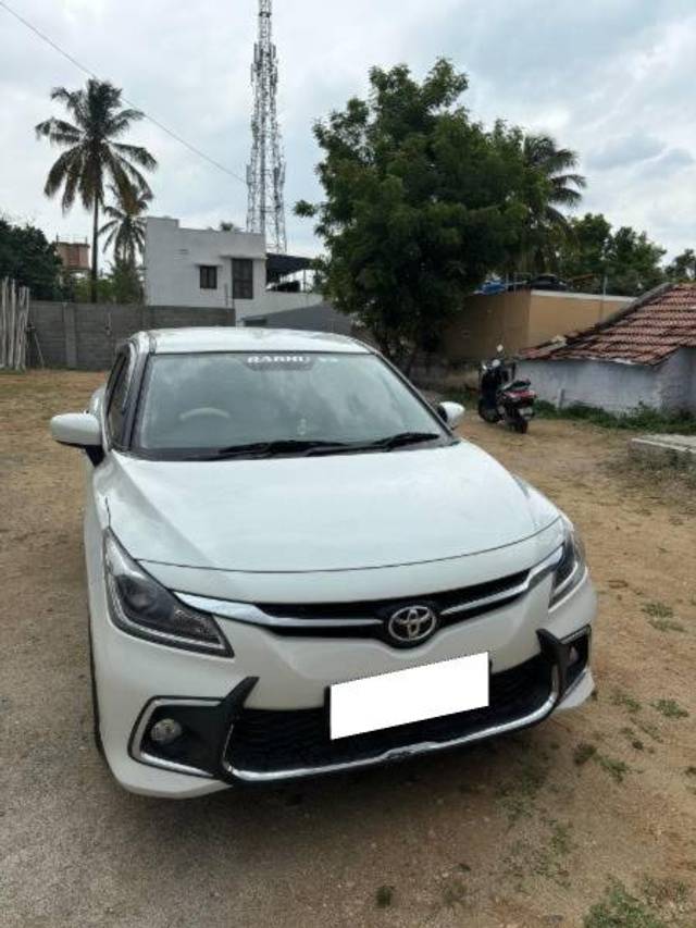 https://images10.gaadi.com/usedcar_image/4282182/original/processed_e85582e0-741c-4d60-9d01-679d30fff642.jpg?imwidth=6400