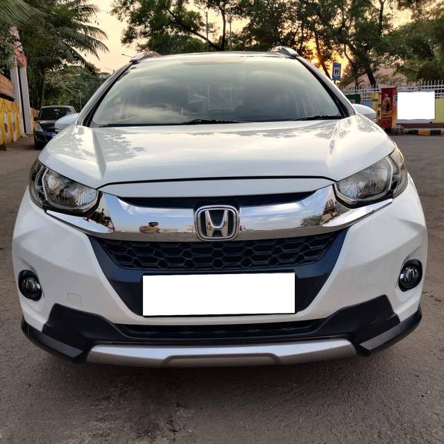 https://images10.gaadi.com/usedcar_image/4282194/original/processed_2fa1b3e16a874c42dc07edaa6639cad8.jpg?imwidth=6400