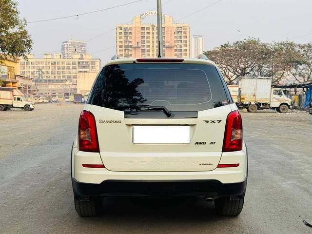 https://images10.gaadi.com/usedcar_image/4282304/original/processed_92d0d564e5a6ead2810ee45218e5b723.jpg?imwidth=6402