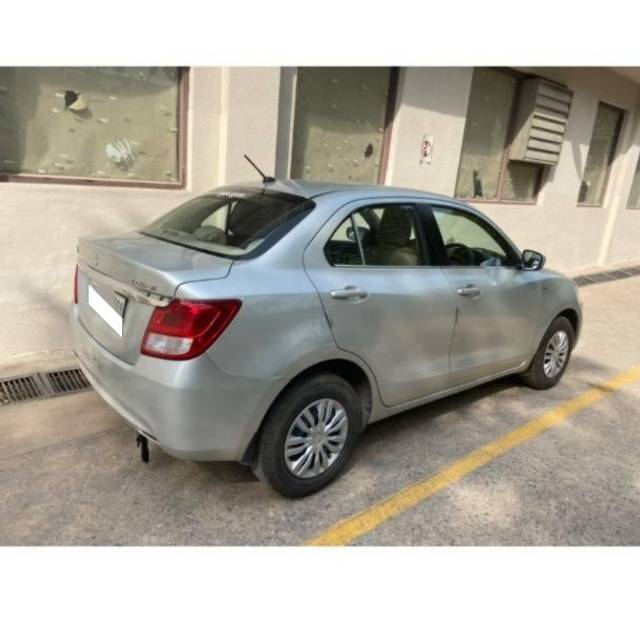 https://images10.gaadi.com/usedcar_image/4282309/original/processed_b94a2844-3b37-4458-8bc4-48a1d409af0c.jpeg?imwidth=6401