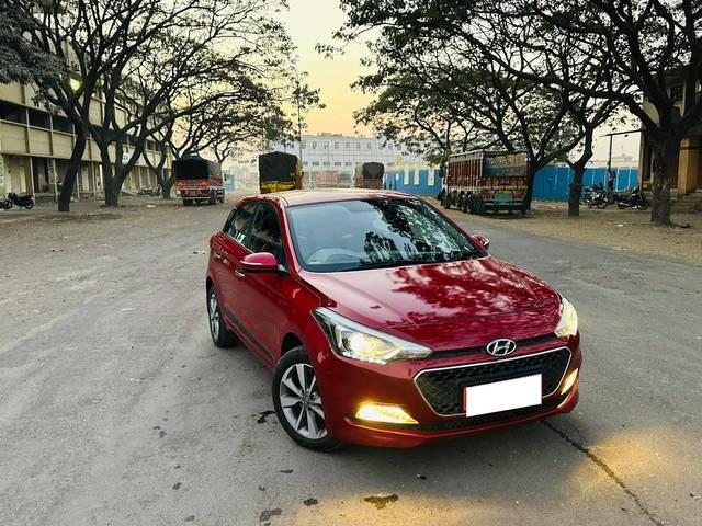 https://images10.gaadi.com/usedcar_image/4282341/original/processed_6f228164ba641a9ec9ba0939526e9396.jpg?imwidth=6400