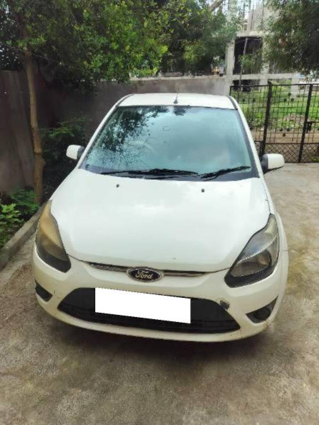 https://images10.gaadi.com/usedcar_image/4282576/original/processed_83740735-0286-44a9-acd1-e0eaae2d9b29.jpg?imwidth=6401