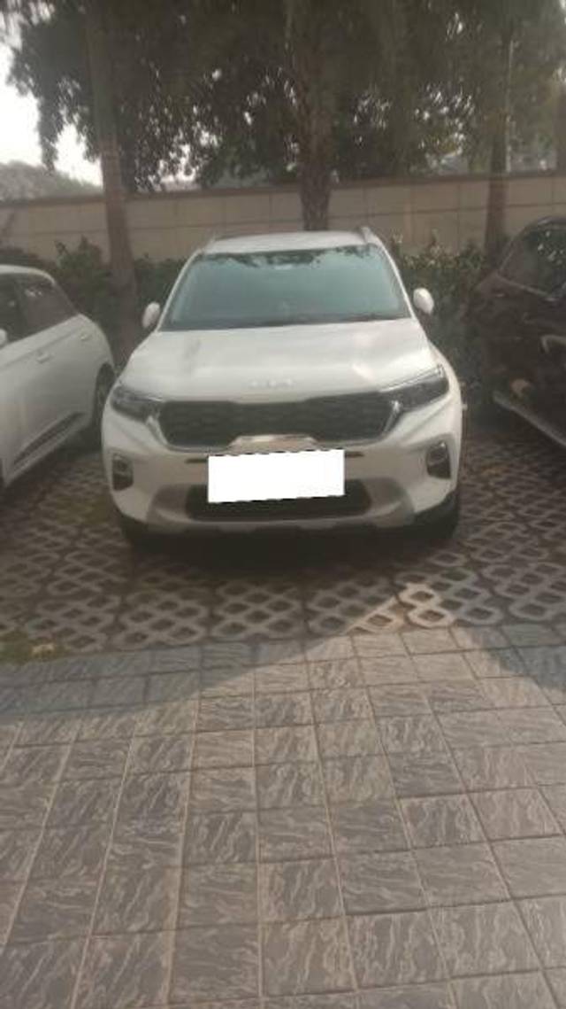 https://images10.gaadi.com/usedcar_image/4282635/original/00e795d90abfbbc52c663e6eb9e6685d.jpg?imwidth=6400