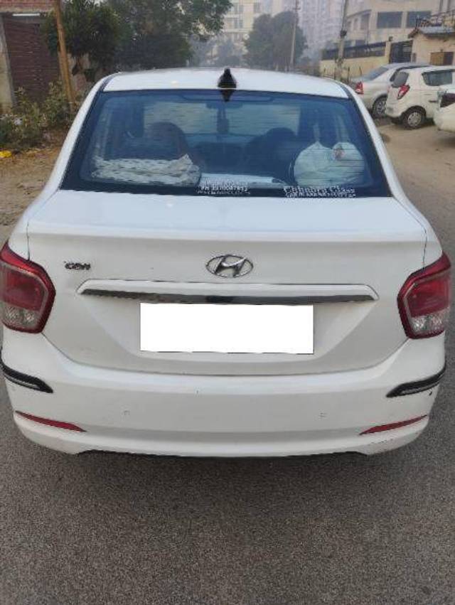 https://images10.gaadi.com/usedcar_image/4282636/original/165ee9e2c131a12c2b9be2632a964cf3.jpg?imwidth=6401