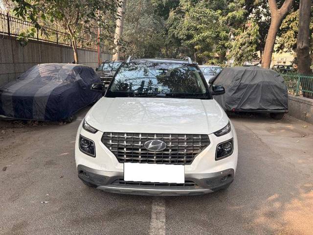 https://images10.gaadi.com/usedcar_image/4282692/original/d5e1db81f24b890ceec94b5475d45d50.jpeg?imwidth=6400