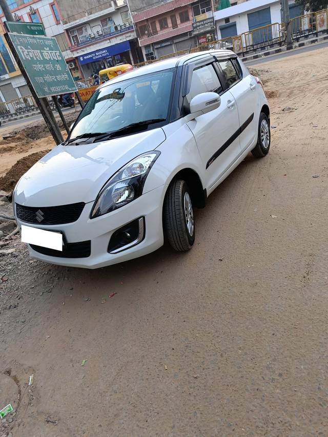 https://images10.gaadi.com/usedcar_image/4282702/original/processed_6e956d178cfdb46ed305b29b77f27879.jpg?imwidth=6401