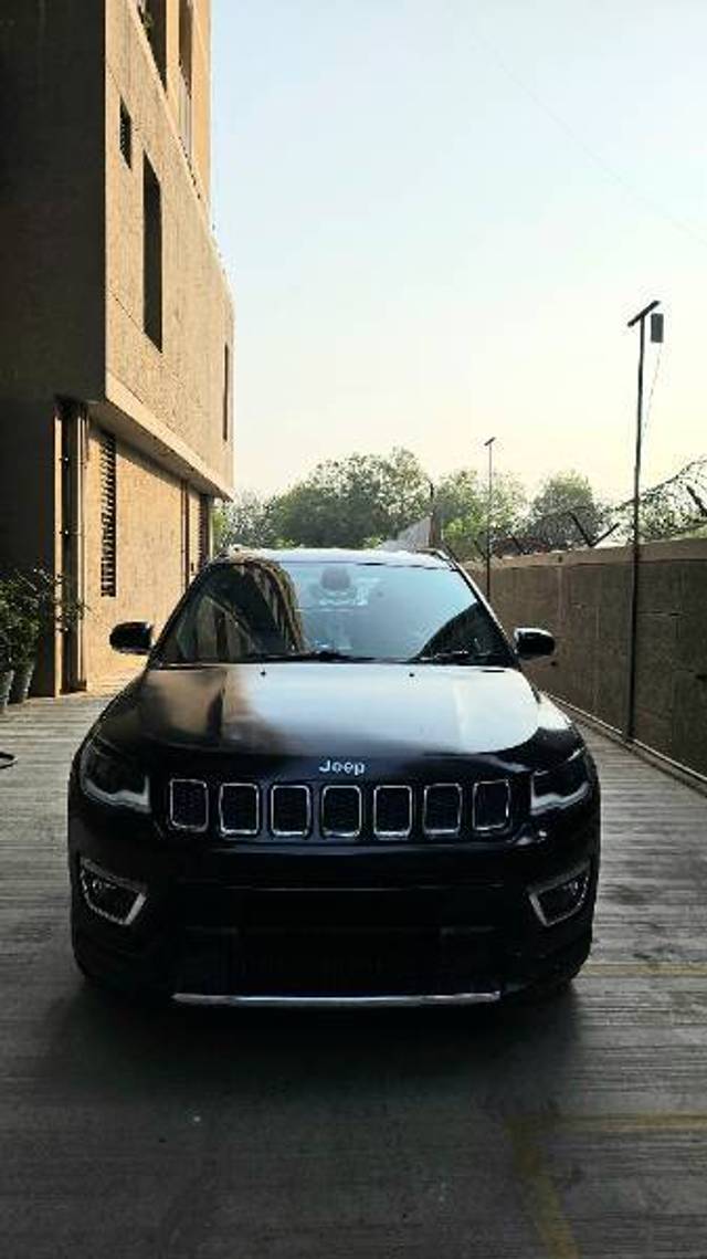 https://images10.gaadi.com/usedcar_image/4282724/original/7da0d7ea6217980fbf3b2f275652d57c.jpg?imwidth=6400