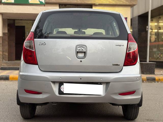 https://images10.gaadi.com/usedcar_image/4282781/original/processed_643f28b68de1b39d636d9a9d08d2ab29.jpg?imwidth=6402